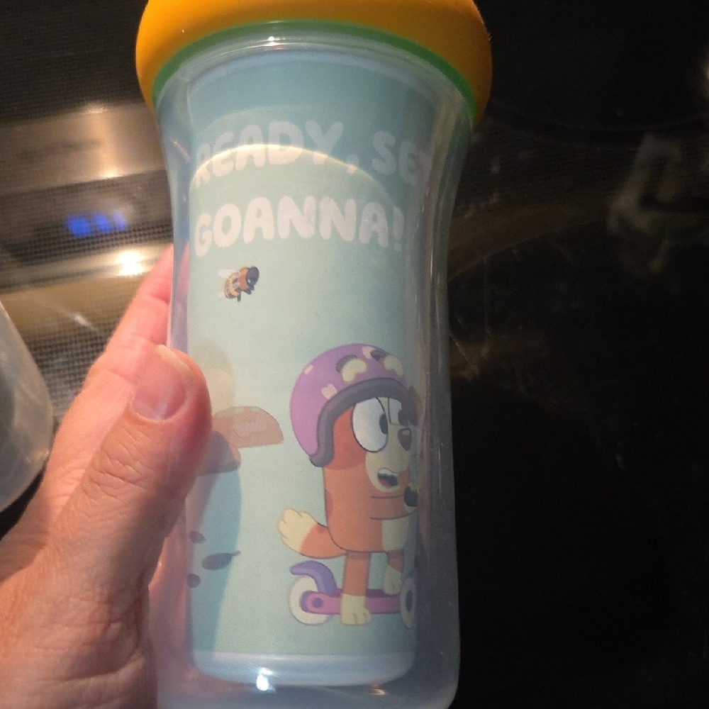Bluey Sippy Cups with Green and Orange Lids - Picture 6 of 9
